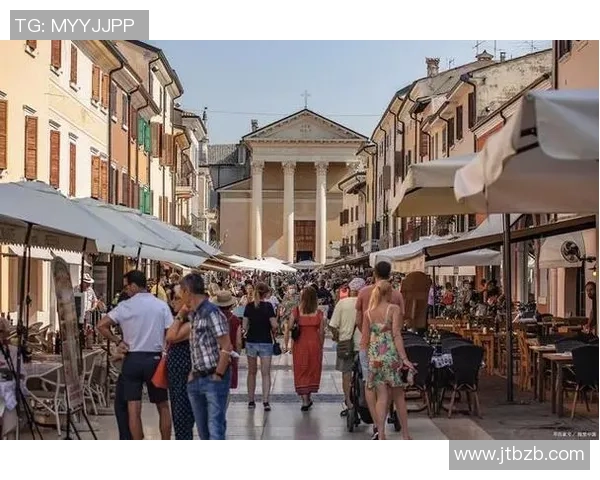 意大利足球场上的魅力男神们如何征服全球球迷的心