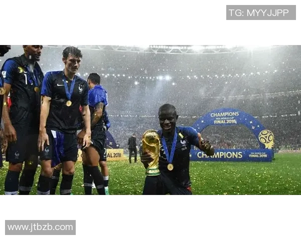 足球明星醉酒狂欢视频曝光引发热议球迷反应两极分化 足球明星醉酒狂欢视频曝光引发热议球迷反应两极分化