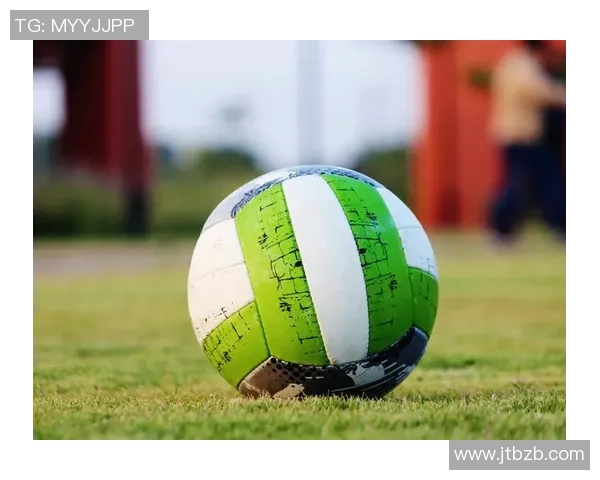 探索赵娜的足球人生：从草地到梦想的深度对话与启示