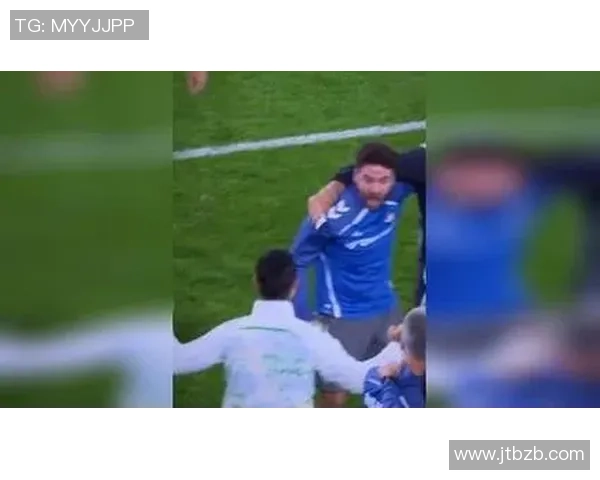 足球明星们的时尚风采戴头绳的独特魅力与场上表现的完美结合